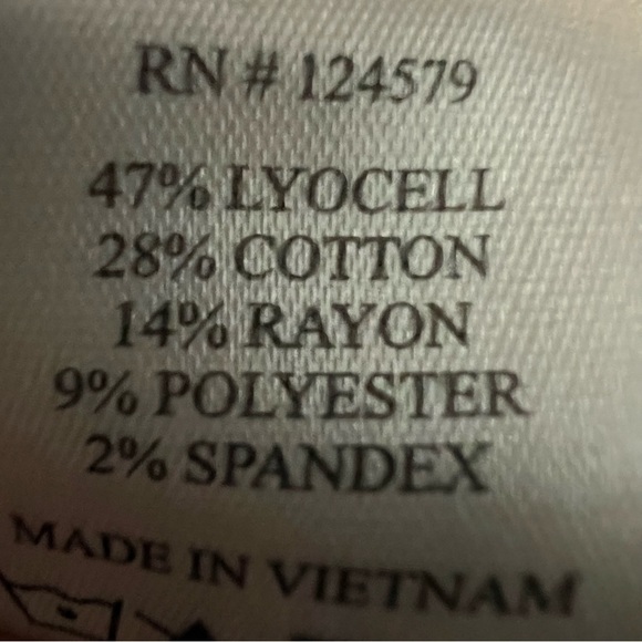 Sneak Peek White Distressed Raw Hem Shorts Size S - Picture 11 of 11